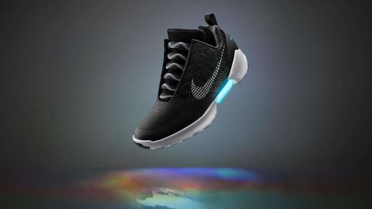 Nike’ın “Kendi kendini bağlayan” ayakkabısının fiyatı belli oldu: