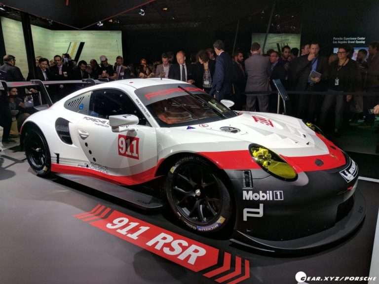 Porsche 'dan ilk orta-motor yarış otomobili 911 RSR
