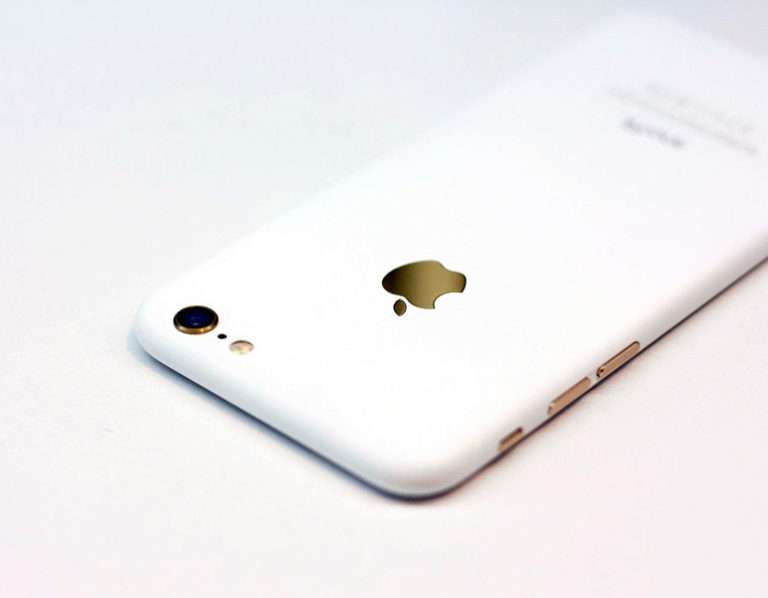 Apple, piyasaya yeni sürdüğü IPhone 7 için yeni bir renk mi hazırlıyor ?