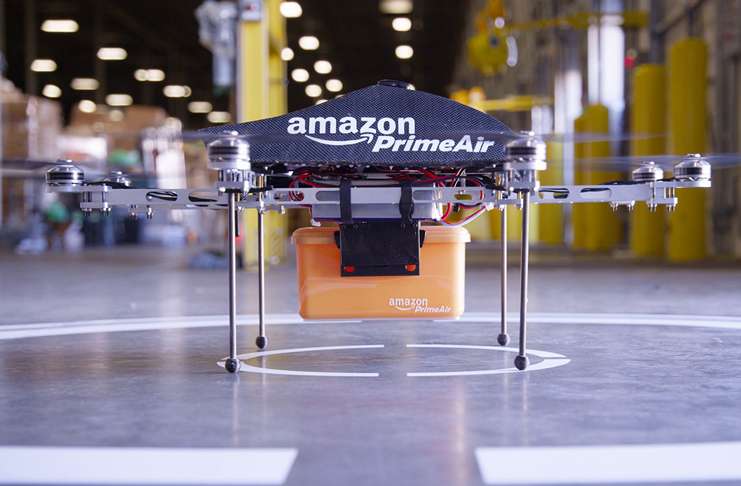 https://www.engadget.com/2016/12/14/amazon-completes-its-first-drone-powered-delivery/