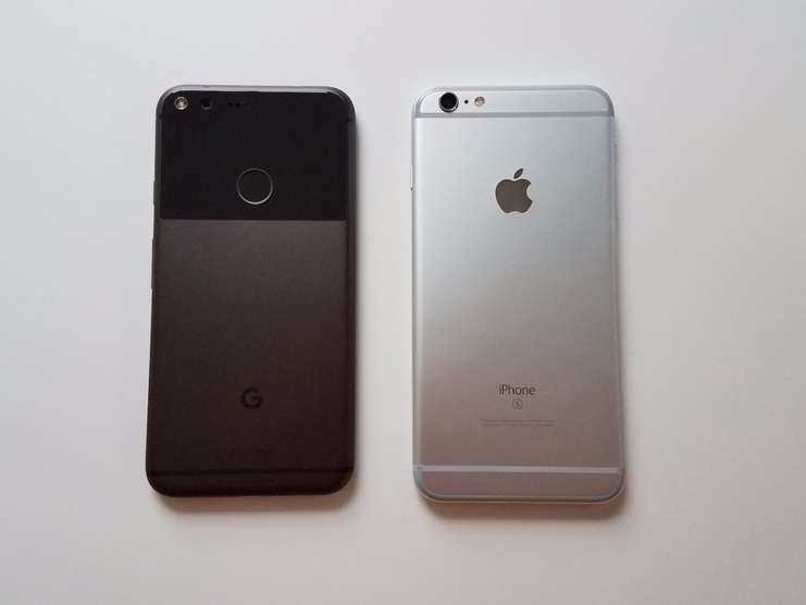 Google Pixel ile iPhone telefon karşılaştırması, aradaki farklar.