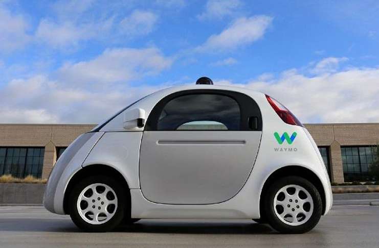 Google kendi kendine çalışan, ulusal otomobil standartları için savaşıyor
