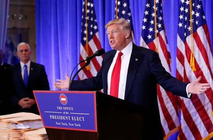 Trump demokratlara yapılan saldırıların Rusya kaynaklı olduğunu belirtti
