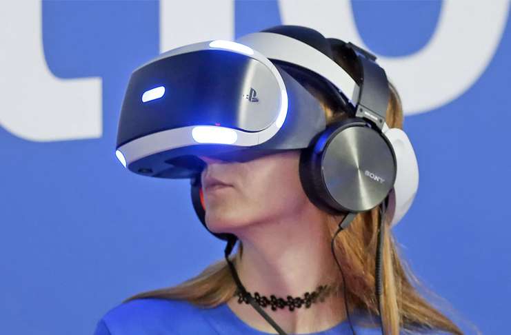PSVR 360 derecelik YouTube videolarını da destekleyerek büyük bir adım attı