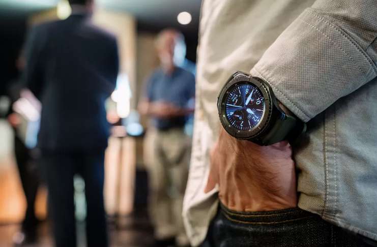 Gear Smartwatch'ları artık iPhone cihazınızla kullanabileceksiniz