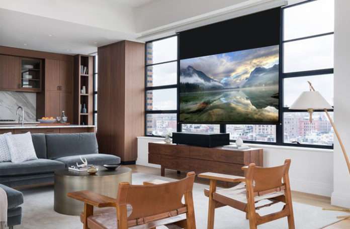 Sony, 4K'lık kısa yansıtma açılı bir projeksiyon cihazı yaptı