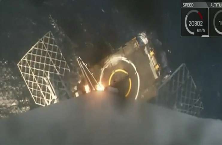 SpaceX bir roketi daha indirmeyi başararak resmen geri döndüğünü ilan etti