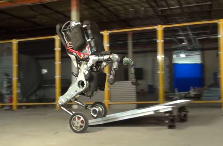 Boston Dynamics'in yeni robotu 1.82 Metre boyunda ve 45 Kg kaldırabiliyor