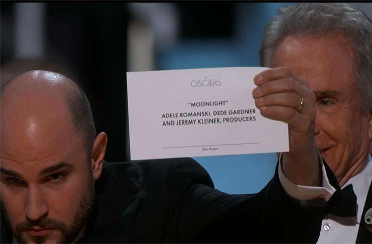 La La Land’ın kazandığı anons edilen ödülün asıl sahibi Moonlight