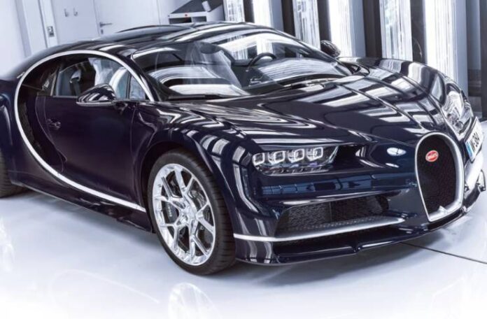 Bugatti firması bugün muhteşem Chiron süper arabalarının