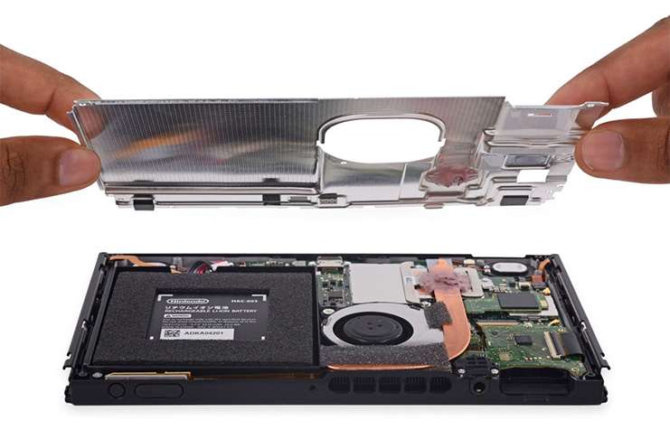 ‘iFixit’ Youtube kanalı Switch'i tamamen sökerek içindekileri gösterdi