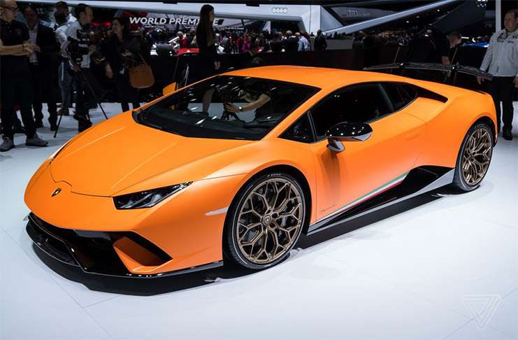 Birisi doktor çağırsın çünkü bu Lambo bağımlılık yapabilir