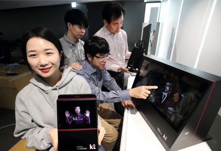 PC üzerinde 3D-hologram imajı