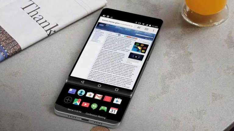 LG V30’un görsellerinde, telefonun ikincil bir ekranı daha olduğu görülüyor