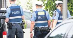 Alman Polisi, 36 eve birden baskın düzenledi