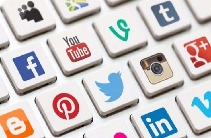Twitter, Facebook, YouTube gibi sitelerdeki nefret dolu içeriklerin silinmesi konusunda yeni yaptırımlar hazırlanması isteniyor