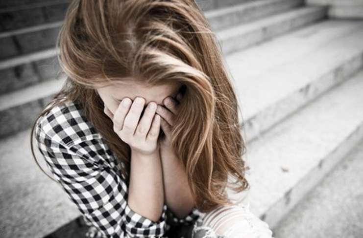 Doktorlar, depresyon yaşayan insanlar için beynin "yeniden" iletim manyetik uyarı sistemini kullanıyor