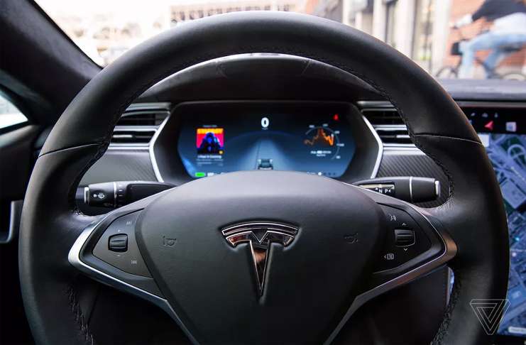 Otomobil dünyasında yaptığı inanılmaz değişimlerle Tesla Car!
